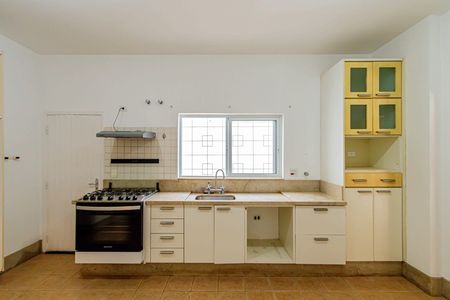 Casa para alugar com 240m², 4 quartos e 3 vagas Casa para alugar com 240m², 4 quartos e 3 vagasCozinha