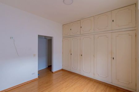 Casa para alugar com 240m², 4 quartos e 3 vagas Casa para alugar com 240m², 4 quartos e 3 vagasSuite