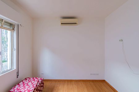 Casa para alugar com 240m², 4 quartos e 3 vagas Casa para alugar com 240m², 4 quartos e 3 vagasSuite