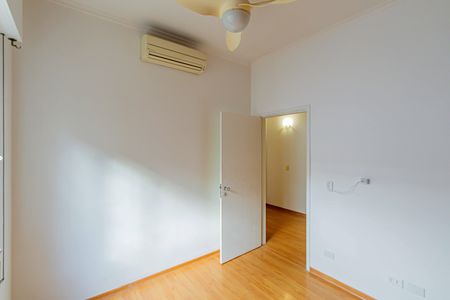 Casa para alugar com 240m², 4 quartos e 3 vagas Casa para alugar com 240m², 4 quartos e 3 vagasQuarto 03
