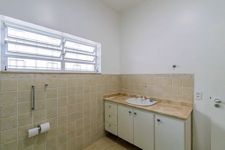 Casa para alugar com 240m², 4 quartos e 3 vagas Casa para alugar com 240m², 4 quartos e 3 vagasSuite - Banheiro