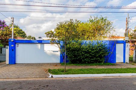Casa para alugar com 240m², 4 quartos e 3 vagas Casa para alugar com 240m², 4 quartos e 3 vagasFachada