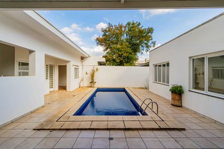 Casa para alugar com 240m², 4 quartos e 3 vagas Casa para alugar com 240m², 4 quartos e 3 vagasÁrea social