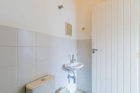 Casa para alugar com 240m², 4 quartos e 3 vagas Casa para alugar com 240m², 4 quartos e 3 vagasBanheiro de serviço