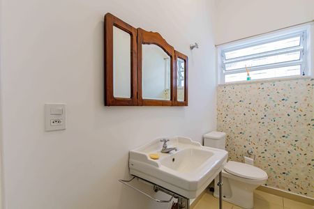 Casa para alugar com 240m², 4 quartos e 3 vagas Casa para alugar com 240m², 4 quartos e 3 vagasLavabo