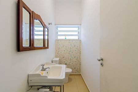 Casa para alugar com 240m², 4 quartos e 3 vagas Casa para alugar com 240m², 4 quartos e 3 vagasLavabo
