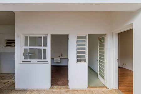 Casa para alugar com 240m², 4 quartos e 3 vagas Casa para alugar com 240m², 4 quartos e 3 vagasÁrea de serviço