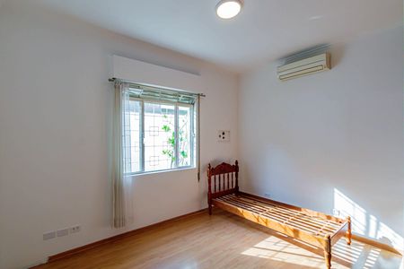 Casa para alugar com 240m², 4 quartos e 3 vagas Casa para alugar com 240m², 4 quartos e 3 vagasQuarto 02