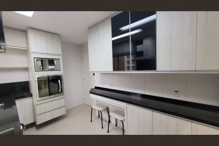 Apartamento para alugar com 132m², 2 quartos e 2 vagas