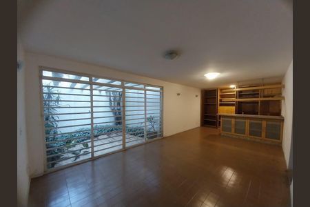Casa para alugar com 3 quartos, 330m² em Vila Sonia, São Paulo