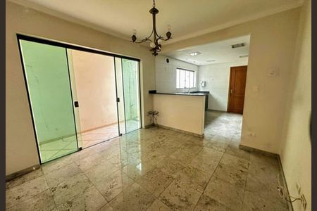 Casa para alugar com 3 quartos, 240m² em Vila Regente Feijó, São Paulo