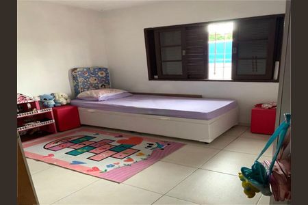 Casa à venda com 2 quartos, 127m² em Vila Nivi, São Paulo
