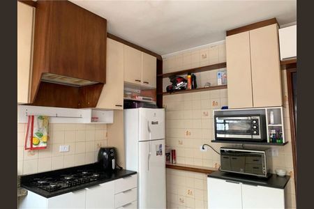 Casa à venda com 2 quartos, 127m² em Vila Nivi, São Paulo