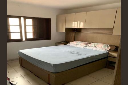 Casa à venda com 2 quartos, 127m² em Vila Nivi, São Paulo