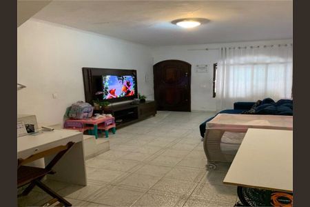 Casa à venda com 2 quartos, 127m² em Vila Nivi, São Paulo