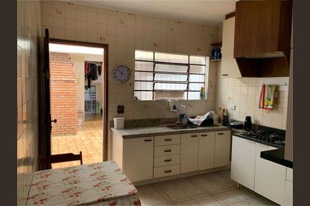 Casa à venda com 2 quartos, 127m² em Vila Nivi, São Paulo