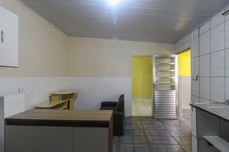 Sala/Cozinha de casa para alugar com 1 quarto, 50m² em Fazenda da Juta, São Paulo