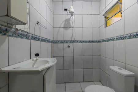 Banheiro de casa para alugar com 1 quarto, 50m² em Fazenda da Juta, São Paulo