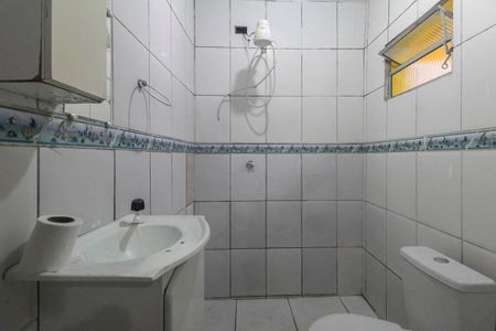 Banheiro da Suíte de casa para alugar com 1 quarto, 50m² em Fazenda da Juta, São Paulo