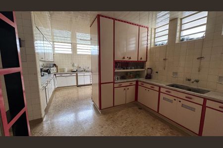 Casa à venda com 540m², 5 quartos e 15 vagas