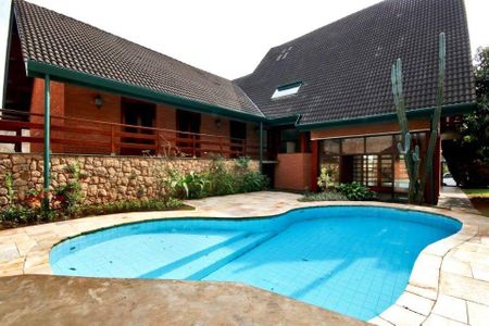 Casa à venda com 575m², 4 quartos e sem vaga