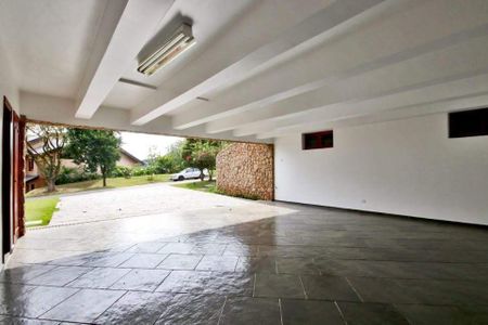 Casa à venda com 575m², 4 quartos e sem vaga