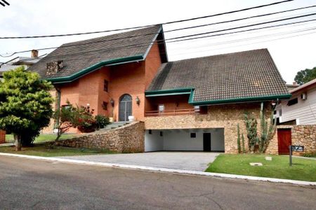 Casa à venda com 575m², 4 quartos e sem vaga