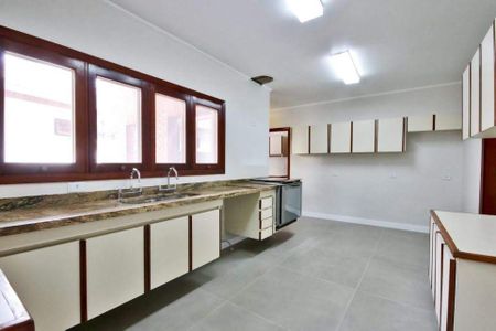 Casa à venda com 575m², 4 quartos e sem vaga