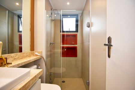 banheiro suite de kitnet/studio para alugar com 1 quarto, 38m² em Pinheiros, São Paulo
