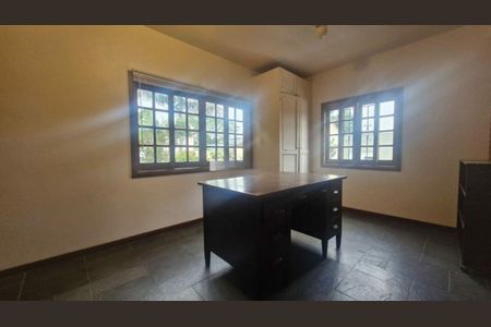 Casa à venda com 3 quartos, 221m² em Chácara Monte Alegre, São Paulo