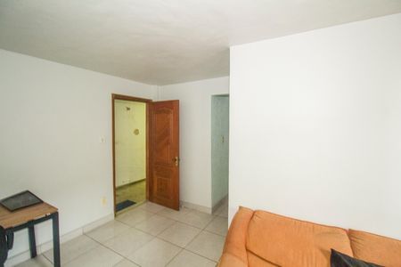 Sala de apartamento para alugar com 2 quartos, 65m² em Realengo, Rio de Janeiro