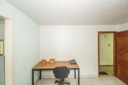 Sala de apartamento para alugar com 2 quartos, 65m² em Realengo, Rio de Janeiro