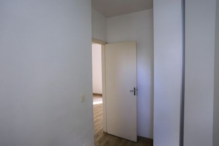 Quarto 1 de apartamento para alugar com 2 quartos, 50m² em Santa Efigênia, Belo Horizonte