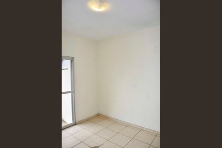 Apartamento para alugar com 76m², 3 quartos e 1 vaga Apartamento para alugar com 76m², 3 quartos e 1 vagaQuarto