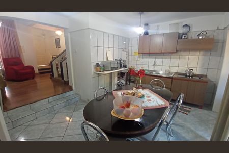 Casa de condomínio à venda com 100m², 3 quartos e 1 vagaCozinha