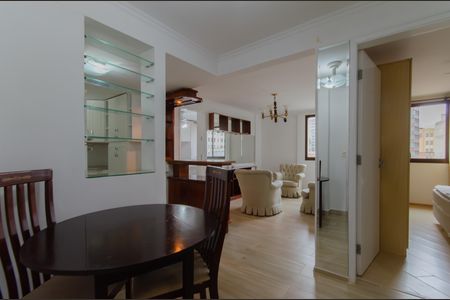 Studio à venda com 65m², 2 quartos e 1 vaga Studio à venda com 65m², 2 quartos e 1 vagaSala