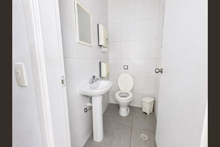 Apartamento para alugar com 81m², 2 quartos e sem vaga Apartamento para alugar com 81m², 2 quartos e sem vagaBanheiro