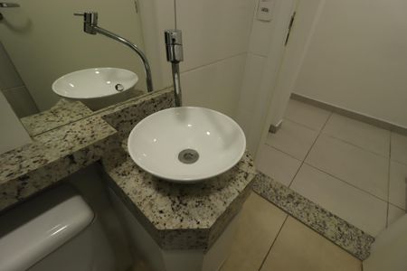 Apartamento à venda com 63m², 2 quartos e 1 vagaBanheiro Social - Pia