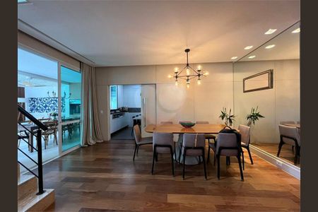Casa à venda com 366m², 4 quartos e 3 vagas