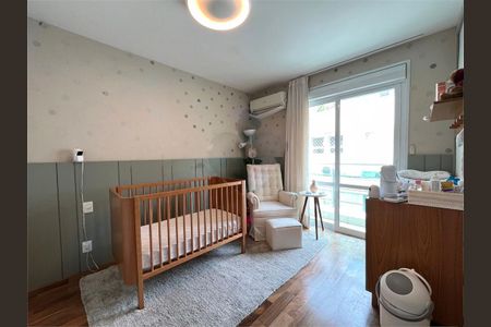 Casa à venda com 366m², 4 quartos e 3 vagas