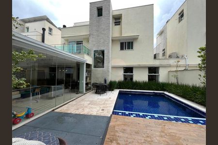 Casa à venda com 366m², 4 quartos e 3 vagas