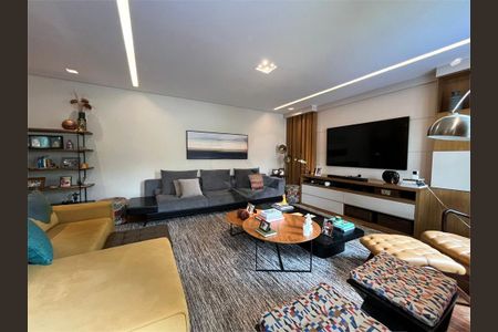 Casa à venda com 366m², 4 quartos e 3 vagas