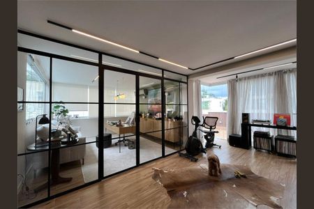 Casa à venda com 366m², 4 quartos e 3 vagas