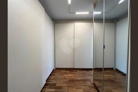 Casa à venda com 366m², 4 quartos e 3 vagas