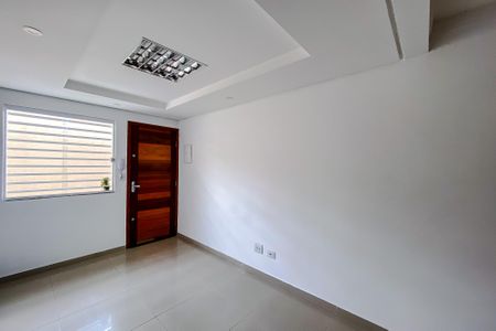 Casa para alugar com 52m², 2 quartos e 1 vaga Casa para alugar com 52m², 2 quartos e 1 vagaSala