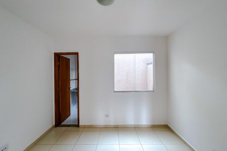 Casa para alugar com 52m², 2 quartos e 1 vaga Casa para alugar com 52m², 2 quartos e 1 vagaQuarto 2 - Suíte