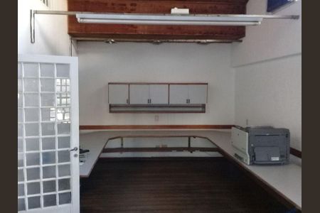Casa para alugar com 300m², 4 quartos e 6 vagas
