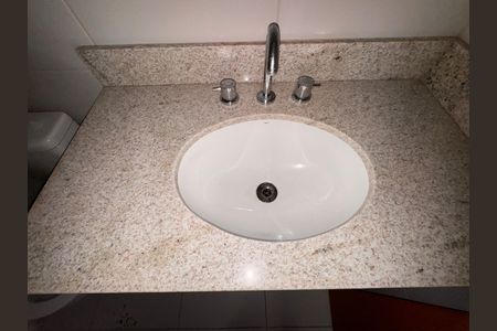 Apartamento à venda com 99m², 2 quartos e 1 vagaSuíte - Banheiro