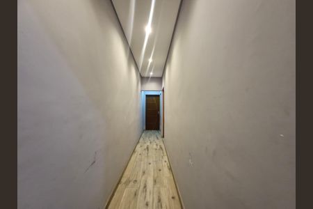 Casa para alugar com 220m², 4 quartos e 3 vagas Casa para alugar com 220m², 4 quartos e 3 vagasCorredor