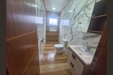 Casa para alugar com 220m², 4 quartos e 3 vagas Casa para alugar com 220m², 4 quartos e 3 vagasBanheiro